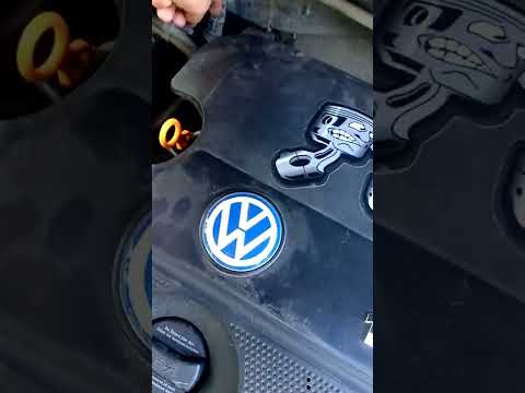 Видео: Гольф 4 Бора Постоянно вращаются вентиляторы радиатора