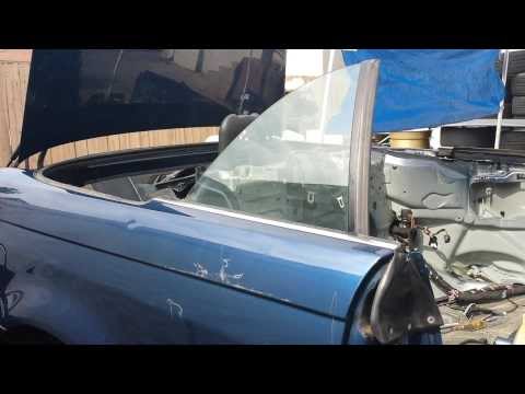 Видео: Снятие заднего стеклоподъемника с BMW 330ci 328ci 325ci Convertible