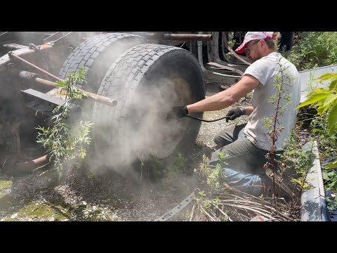 Видео: Нашли Volvo F12 80-х в Саратове — забираем на разбор! Что осталось живым?