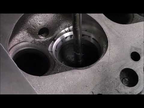 Видео: Часть 18. Резка сёдел впускных клапанов на двигателе VGS-20 Big Block мощностью 620 л.с. и мощнос...