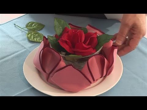 Видео: Как сделать салфетку в виде лотоса