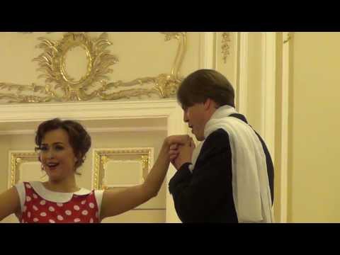 Видео: Иван Ожогин и Оксана Крупнова - Дуэт Яшки и Ларисы - оперетта "Белая акация"
