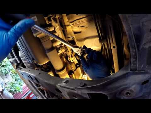 Видео: Замена втулки рычага переключения передач и замена седла рычага переключения передач раздаточной ...