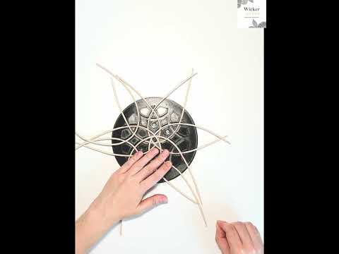 Видео: Openwork wicker of a basket, tray, plate. Ажурное плетение корзины подноса, тарелки из бум трубочек