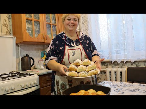 Видео: Слойки с яблоками и дружная семейка с конфетами.