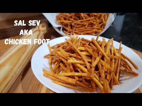 Видео: Куриная лапка по-гайански || Сэл Сев #карантиннаяеда #оставайтесьдома - Эпизод 216