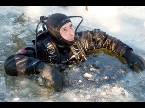 Видео: Поиски Любы Шастиной Серов 8 марта 2015 Работа водолаза