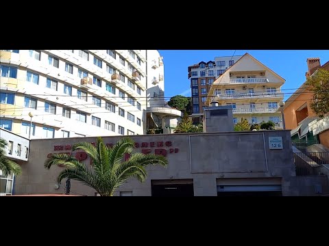 Видео: Любимый Сочи. "Слоёный пирог" бедности и богатства