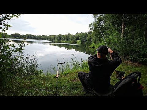 Видео: Рыбалка на фидер и поплавок. Ловля плотвы на небольшом озере.