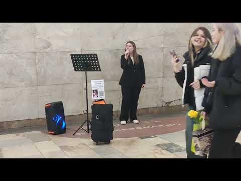 Видео: Белые розы - Александра Ломова