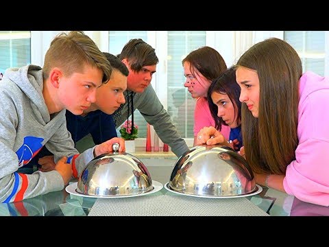 Видео: ИГРА БЕЗ ПРАВИЛ!!! Девочки ПРОТИВ Мальчиков