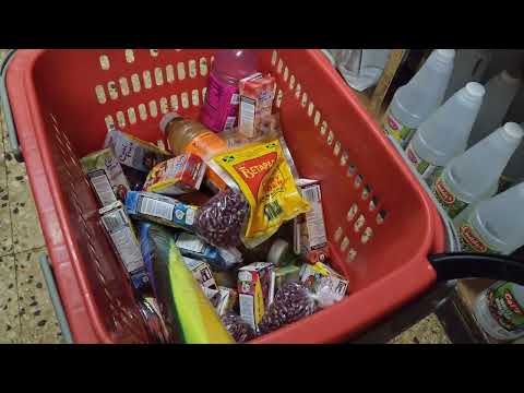 Видео: Забота о пожилой паре и покупка товаров на случай урагана. Мелисса.