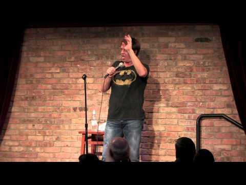 Видео: Норма Макдональда выгнали из Айовы