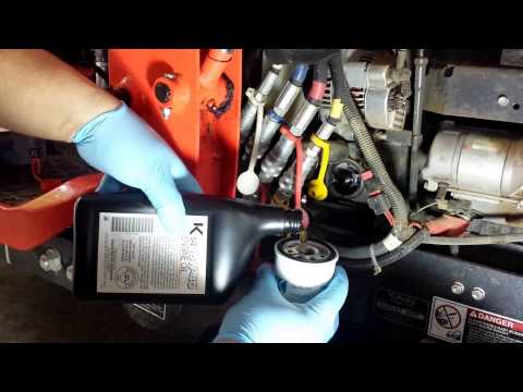 Видео: Замена масла BX25D