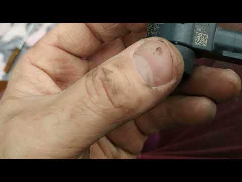 Видео: Снятие бампера и замена парктроников на Пежо 308 св