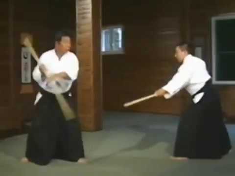 Видео: Айкидо. Морихиро Сайто, 13 Дзе ката в паре (Aikido. 13 Jo Kata Pairs. Morihiro Saito)