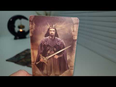 Видео: СКУЧАЕТ ЛИ ОН ПО МНЕ ИЛИ ЕМУ ВСЁ РАВНО⁉️