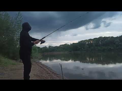 Видео: Рыбалка на сома ночью, рыбалка на урале