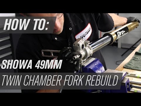 Видео: Как перебрать вилки Showa Twin Chamber 49 мм