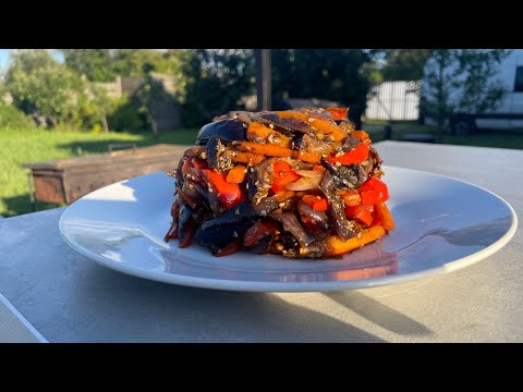 Видео: Готуємо Теплий салат. Який потрібно смакувати холодним!!!