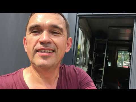 Видео: Как поднять контейнер без помощи крана. Легко. Надо крепежный ремень и домкрат.