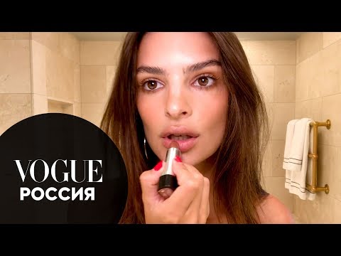 Видео: Эмили Ратаковски показывает, как сделать вечерний макияж за 5 минут