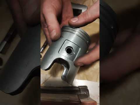 Видео: Запил поршня ИЖ Планета