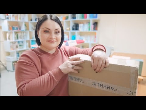 Видео: 📦 Распаковка / Новинки Фаберлик / Палетки теней, сыворотка для роста ресниц, листы для очищения