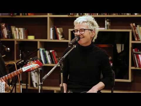 Видео: Сурганова и Оркестр - Кошка (ПушкинРядом, 12.05.2020)