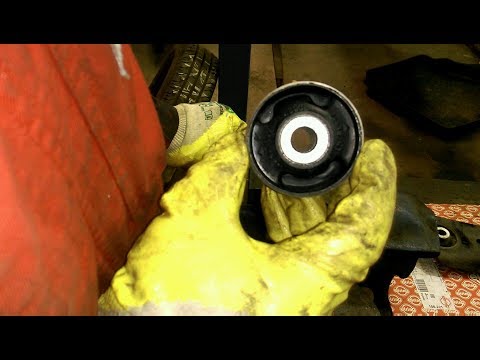 Видео: ЗАМЕНА САЙЛЕНТБЛОКОВ ПЕРЕДНИХ РЫЧАГОВ в тисках - VW, Шкода, Ауди. Правильно положение сайлентблоков.