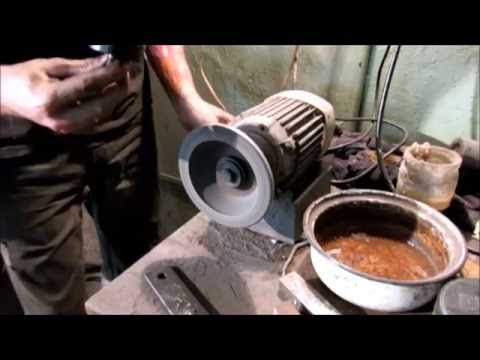 Видео: Давилка картонная