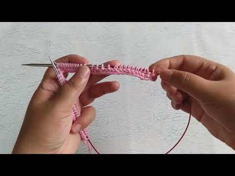 Видео: Лёгкий узор спицами для начинающих. Узор "Волна".