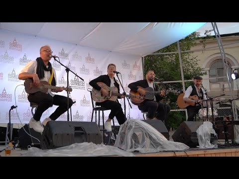 Видео: 30. 07. 2022 Казань.  ''Необарды'' во дворе НМРТ