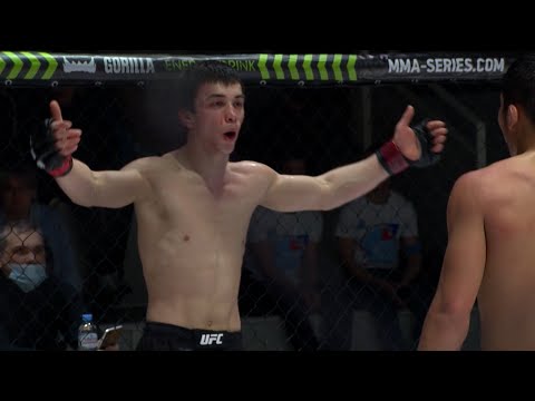 Видео: КИРГИЗ и ТАДЖИК УСТРОИЛИ РУБКУ / Азизбек Келдибек vs Максуджон Кадиров / ММА Серия-28