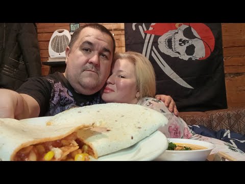 Видео: Обжор - кесадилья | Мукбанг - суп-пюре из тыквы