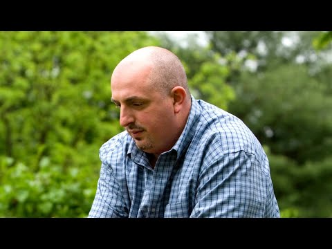 Видео: Мужчина потребовал прописать его в квартире, так как он отказался от ее приватизации: что решил суд