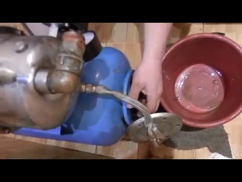 Видео: ЗАМЕНА МЕМБРАНЫ В ГИДРОАККУМУЛЯТОРЕ НАСОСНОЙ СТАНЦИИ !!!