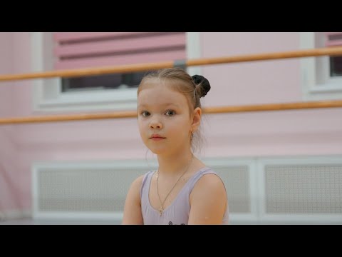 Видео: ELAINZ DANCE STUDIO - Как сделать хорошие пучки для занятий и сцены