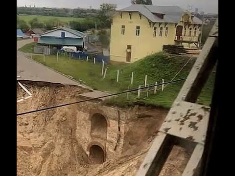 Видео: Нашли допотопный чугунный мост , спрятанный в центре города