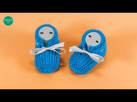 Видео: Детские пинетки спицами от 3 до 6 месяцев очень легко вязать.