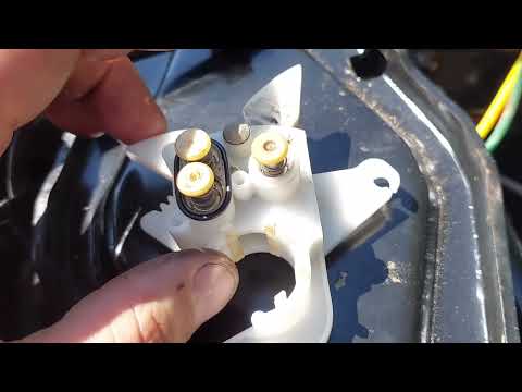 Видео: Клапан регулировки пневмосиденья Мерседес Аксор, само  поднимает и отпускает..