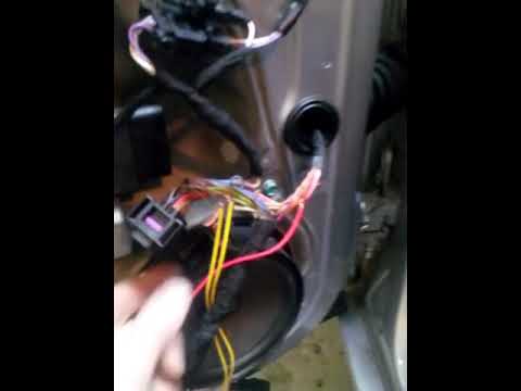 Видео: Установка центрального замка Golf 4