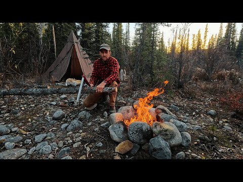 Видео: Одиночный кемпинг с палатками — рыбалка, походы в глубине дикой природы Юкона с моими собаками