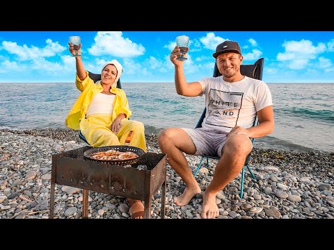 Видео: Лазаревское - это вам не Сочи! Креветки на пляже. Отдых на Черном море