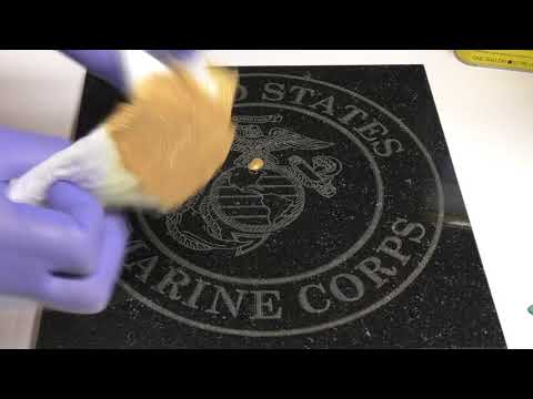 Видео: Прокраска гравировки  в граните / How To Highlight Granite