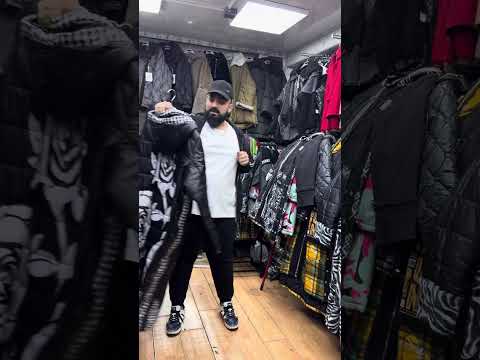 Видео: Распродажа куртки пальто