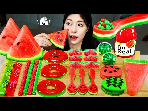 Видео: ASMR MUKBANG | Десерты из арбуза (шоколадная ложка, миндальное печенье, соломка с желе)