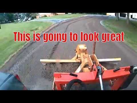 Видео: Ремонт подъездной дороги с помощью компактного трактора Kubota и скрепера