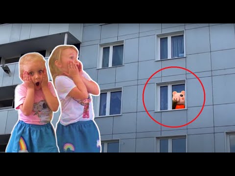 Видео: Пигги из Roblox пришла в наш дом! Прохождение игры Escape From Piggy!