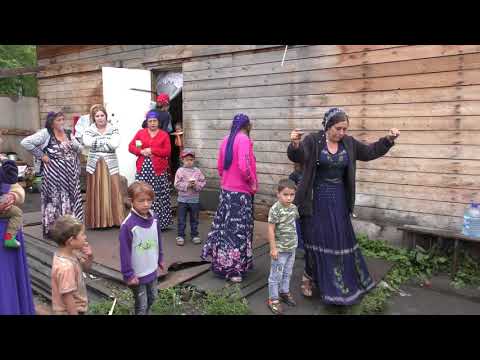 Видео: 25 7 2020 1 цыганская сввадьба в Крахале Новосибирской области